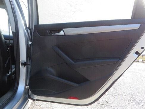 Used 2014 Volkswagen Passat 1.8T Wolfsburg Edition image 38