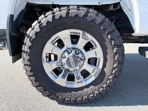 Used 2025 Nissan Rogue SV image 34