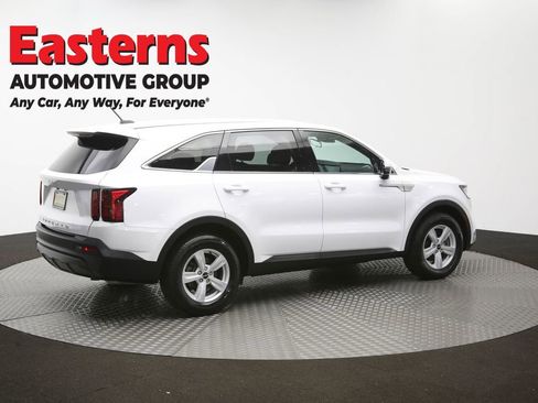 Used 2022 Kia Sorento LX FWD image 41