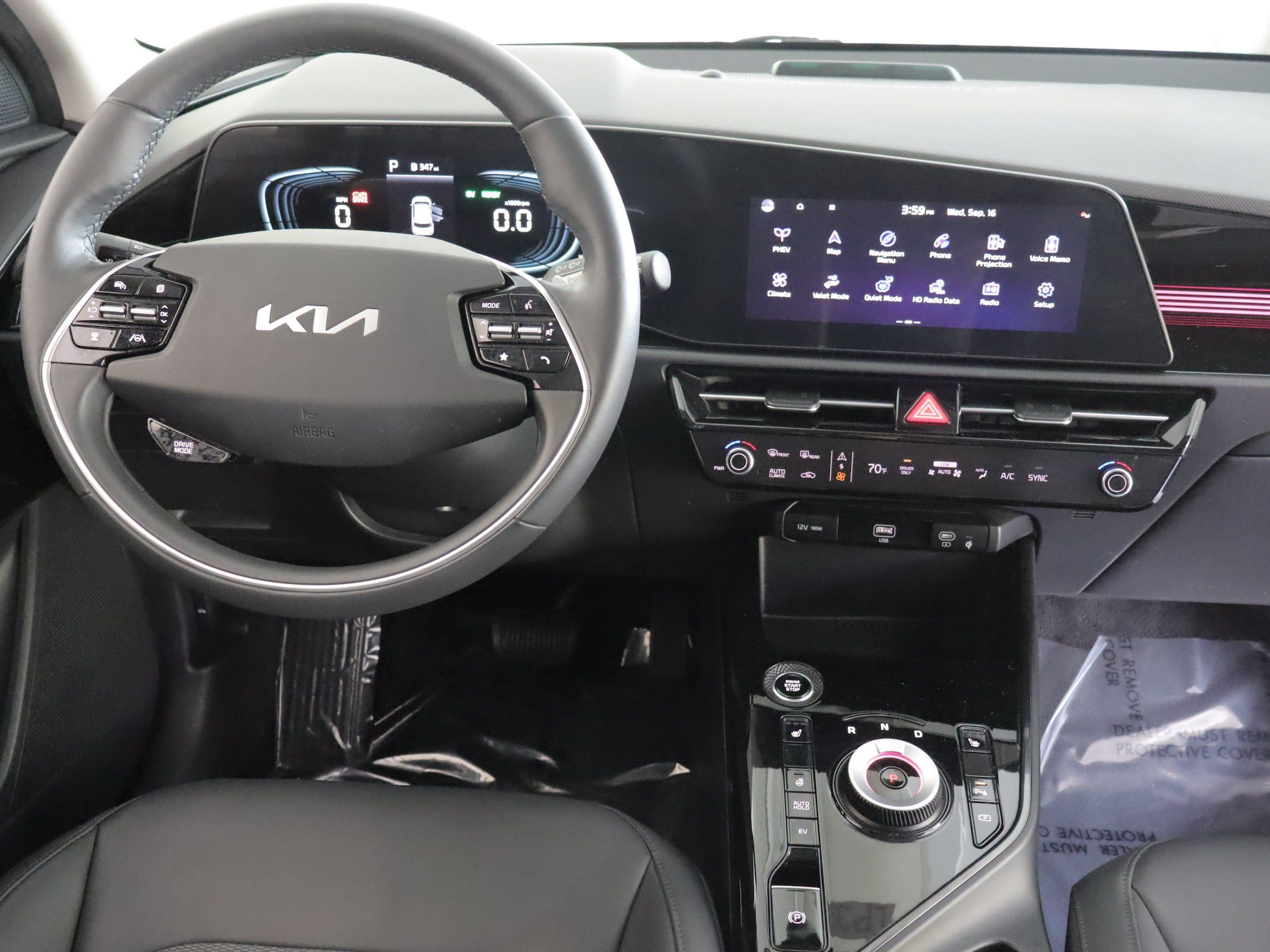 Used 2024 Kia Niro EX w/ EX Cold Weather Package FWD image 2