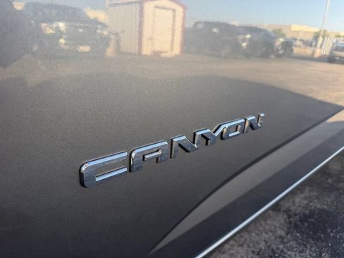 Used 2018 GMC Canyon W/T w/ Convenience Package RWD image 32