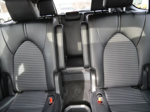 Certified 2025 Toyota Highlander XSE image 14