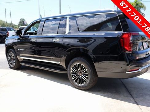 New 2025 GMC Yukon XL Elevation image 5