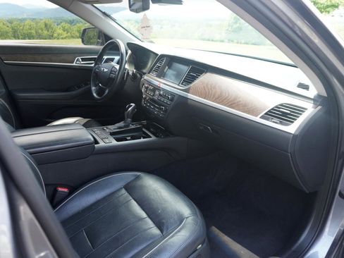 Used 2015 Hyundai Genesis 5.0 RWD image 32