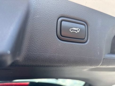 Used 2023 Hyundai Palisade SEL w/ Premium Package FWD image 34