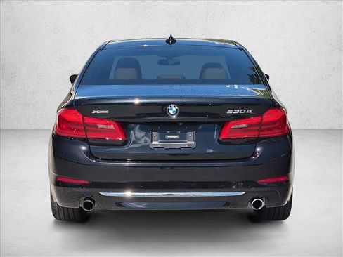 Used 2018 BMW 530e xDrive AWD/4WD image 6