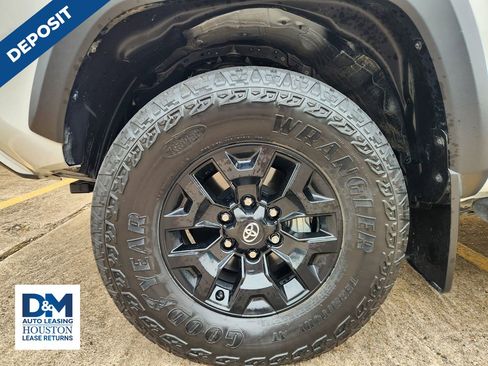 Used 2023 Toyota Tacoma TRD Off-Road image 18