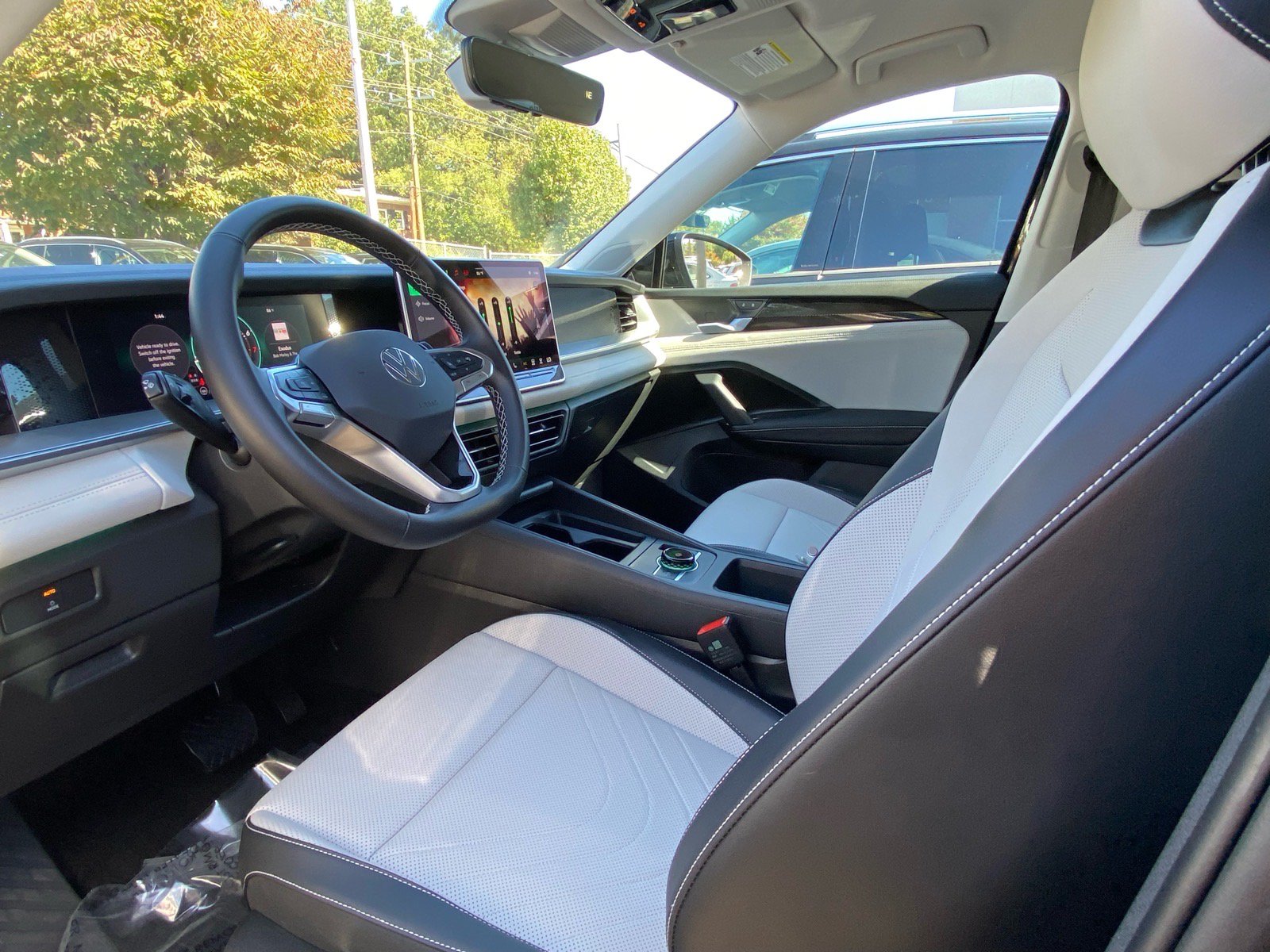 Certified 2026 Volkswagen Tiguan SE FWD image 12