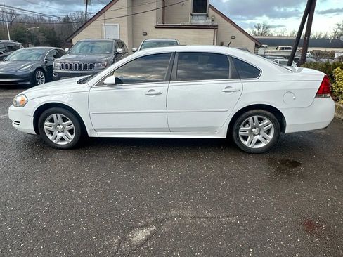 Used 2016 Chevrolet Impala LT w/ LT Sunroof Package image 8