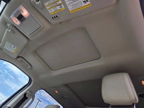 Certified 2018 Ford Explorer Platinum AWD/4WD image 11