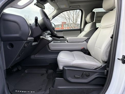 New 2025 Ford Expedition Max Active image 11