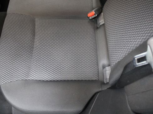 Used 2020 Nissan Rogue Sport S image 15