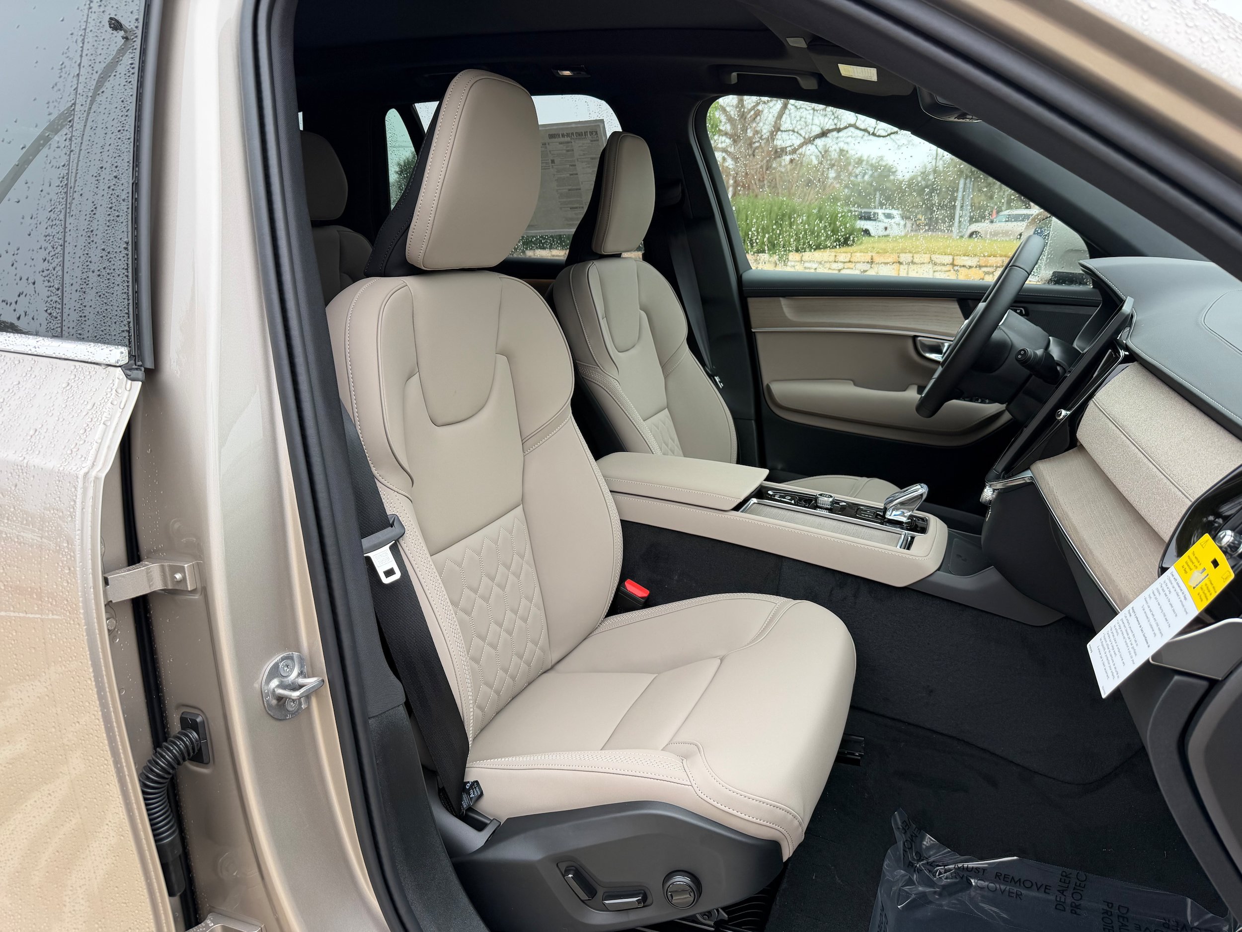 New 2026 Volvo XC90 T8 Plus w/ Protection Package Premier AWD/4WD image 8