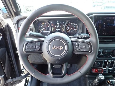 Used 2024 Jeep Wrangler Unlimited Rubicon AWD/4WD image 20