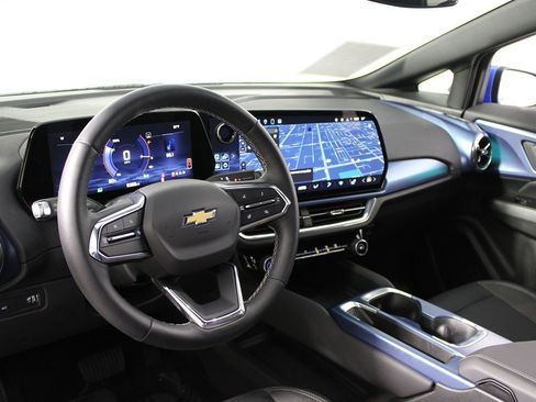 Used 2024 Chevrolet Equinox EV LT image 8