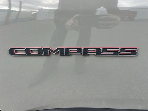 Used 2020 Jeep Compass Trailhawk image 32