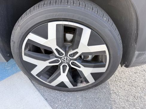 Used 2022 Volkswagen Taos SEL AWD/4WD image 23
