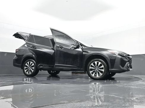 Used 2025 Subaru Outback Limited AWD/4WD image 36