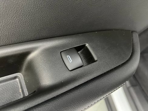 Used 2025 Chevrolet Blazer LT FWD image 20