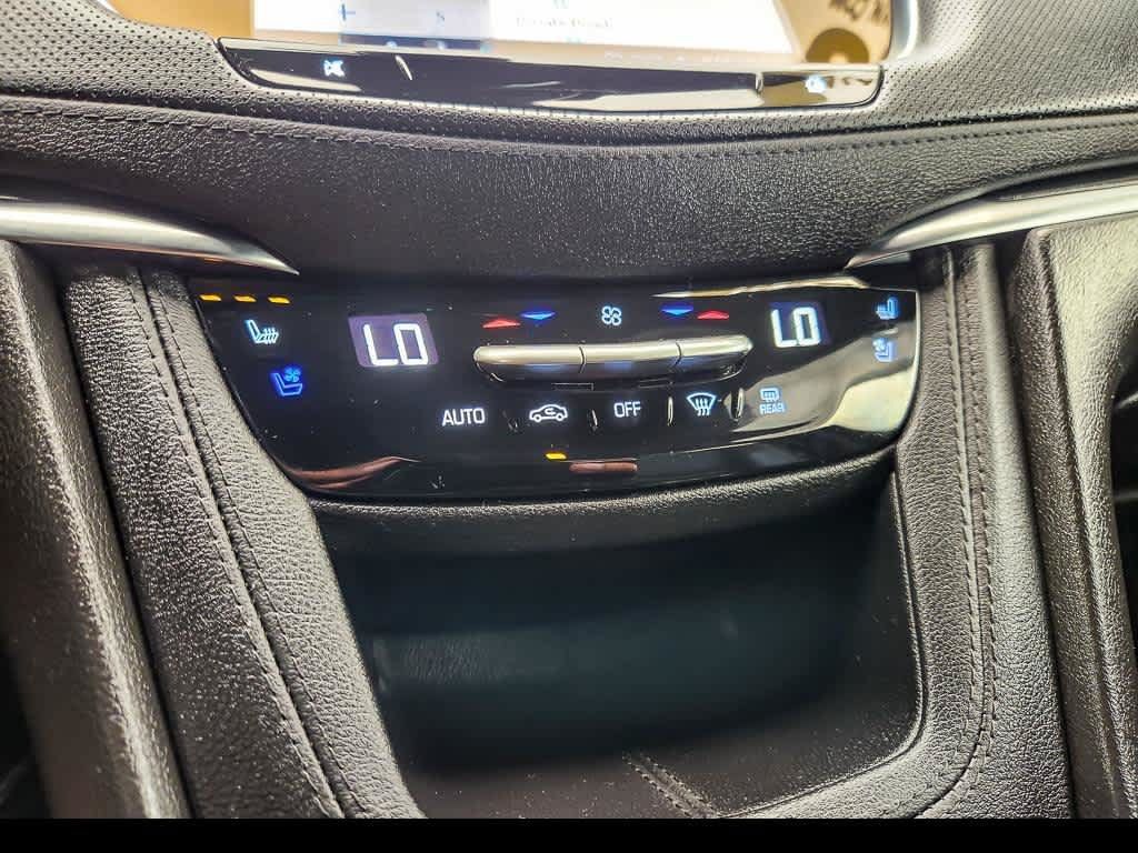 Certified 2025 Cadillac XT5 Premium Luxury w/ LPO, Floor Liner Package AWD/4WD image 19