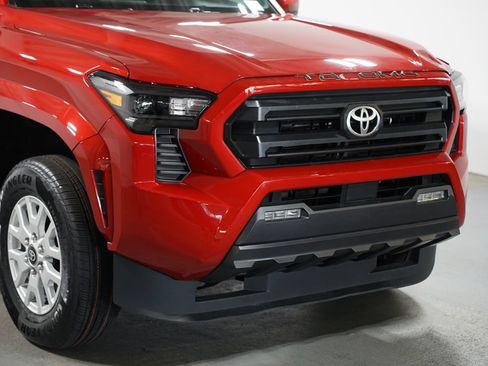 Certified 2025 Toyota Tacoma SR5 RWD image 4