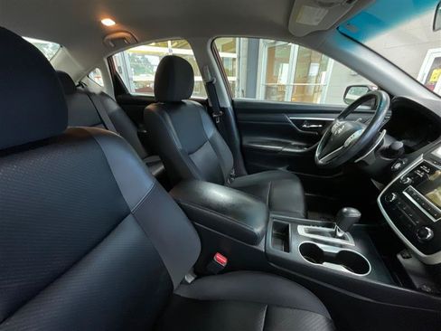 Used 2016 Nissan Altima 2.5 SR FWD image 25