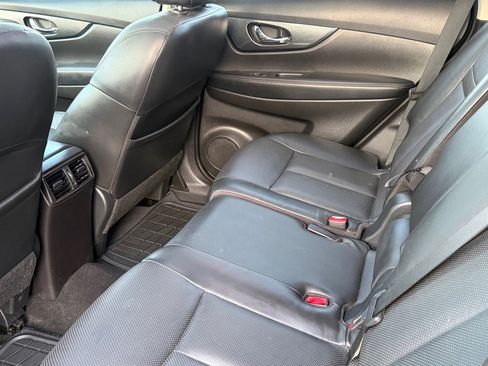 Used 2015 Nissan Rogue SL w/ SL Premium Package image 16