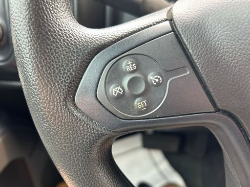 Used 2018 Chevrolet Silverado 1500 Custom w/ Custom Convenience Package AWD/4WD image 19