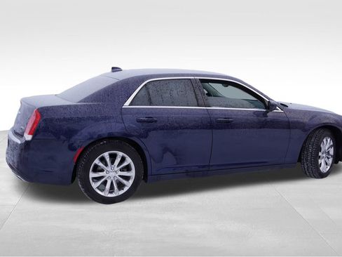 Certified 2017 Chrysler 300 Limited image 4