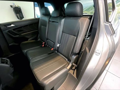 Used 2023 Volkswagen Tiguan SE R-Line image 20