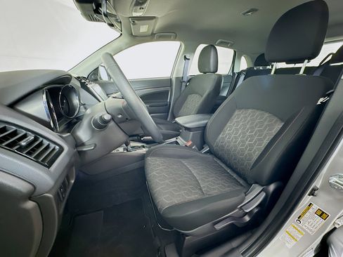 Used 2025 Mitsubishi Outlander Sport LE image 13