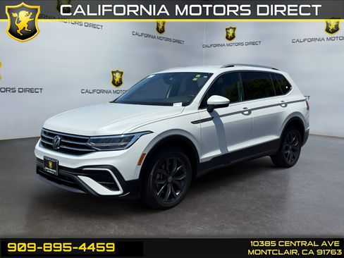 Used 2023 Volkswagen Tiguan SE FWD image 1