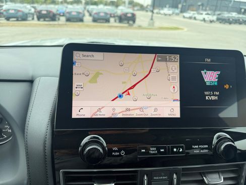 Used 2023 Nissan Armada SV image 16