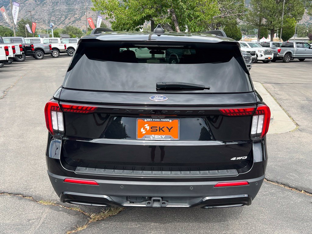 Used 2025 Ford Explorer ST-Line w/ ST-Line Street Pack AWD/4WD image 10