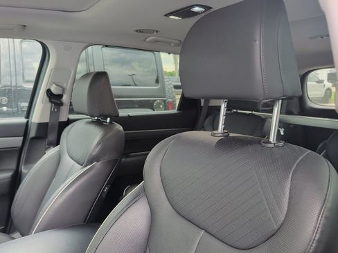 Used 2024 Hyundai Palisade SEL w/ Premium Package FWD image 9