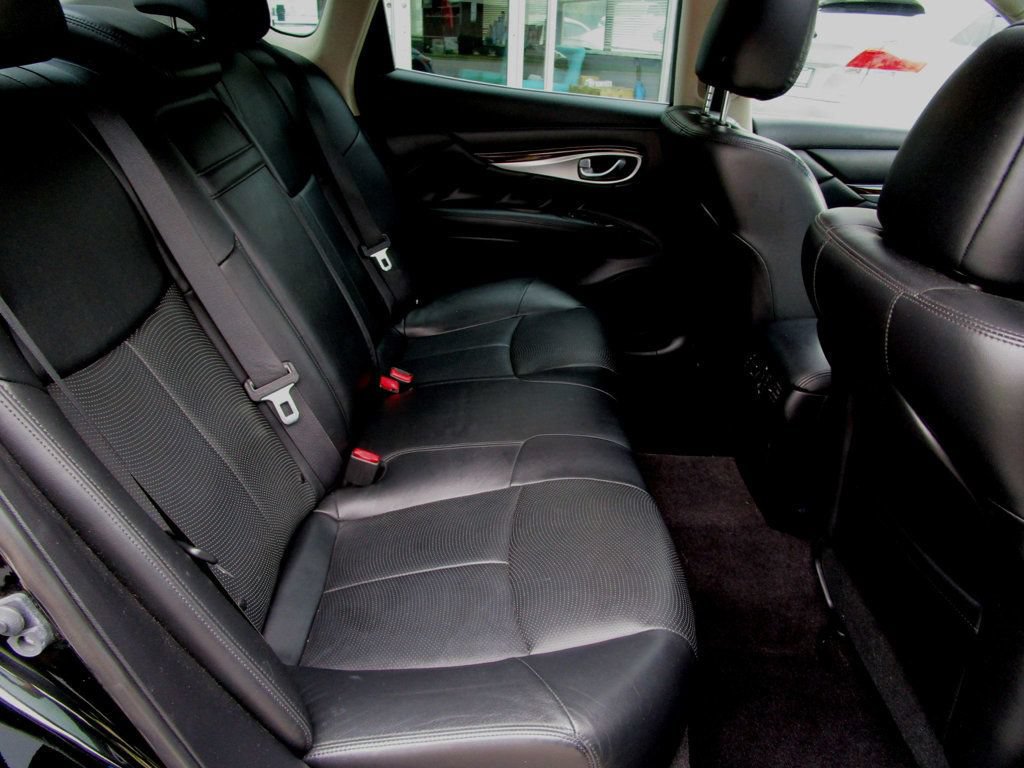 Used 2015 INFINITI Q70 3.7 AWD/4WD image 17