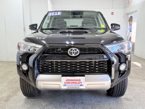 Used 2018 Toyota 4Runner TRD Off-Road Premium AWD/4WD image 2