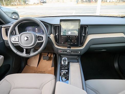 New 2026 Volvo XC60 B5 Plus w/ Protection Package Premier image 25