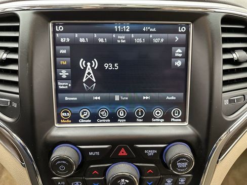 Used 2018 Jeep Grand Cherokee Overland AWD/4WD image 16