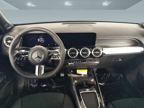 New 2024 Mercedes-Benz GLB 250 image 17