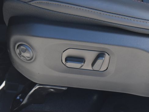 New 2025 Jeep Gladiator Rubicon w/ Convenience Group image 17