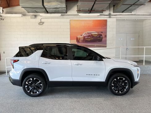 New 2026 Chevrolet Equinox RS w/ Convenience Package III FWD image 12
