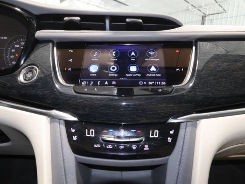 Used 2023 Cadillac XT6 Premium Luxury w/ Technology Package AWD/4WD image 18