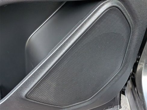 Used 2020 Ford Explorer Limited image 12