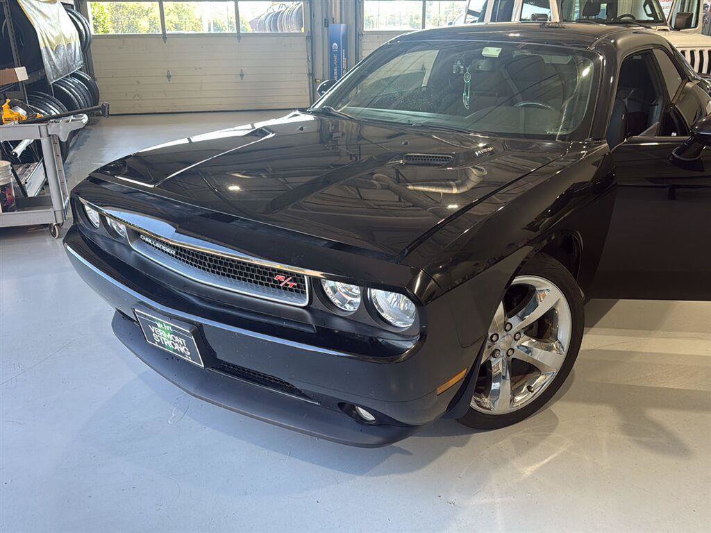 Used 2013 Dodge Challenger R/T RWD image 3