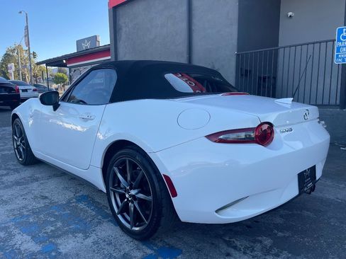 Used 2017 MAZDA MX-5 Miata Grand Touring RWD image 7