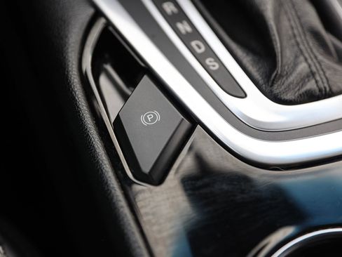 Used 2017 Ford Edge Titanium w/ Equipment Group 301A image 32