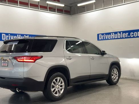 Used 2021 Chevrolet Traverse LT AWD/4WD image 2