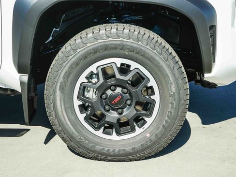 New 2026 Toyota Tacoma TRD Off-Road AWD/4WD image 10