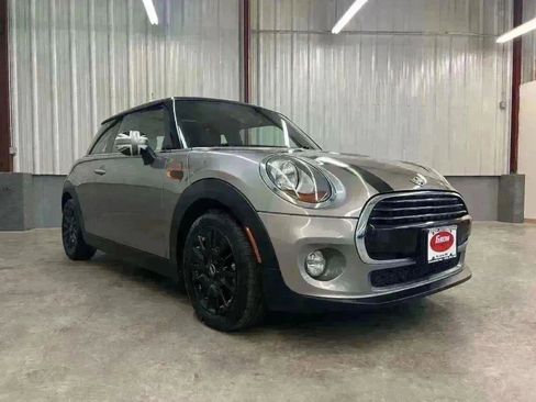 Used 2017 MINI Cooper 2-Door Hardtop image 10
